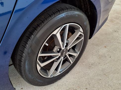 Used 2023 Kia Forte LXS w/ LXS Technology Package FWD image 16