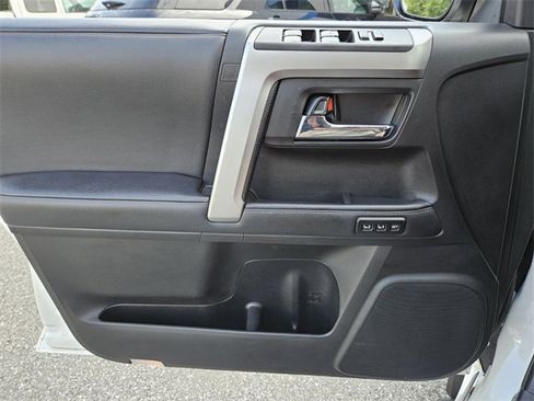 Used 2020 Toyota 4Runner Limited image 31