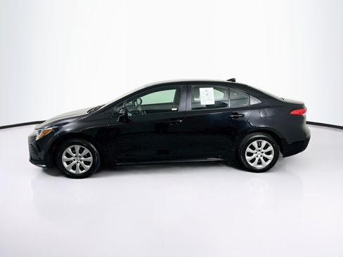Used 2025 Toyota Corolla LE FWD image 4