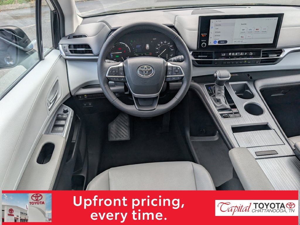 Used 2026 Toyota Sienna XLE FWD image 15