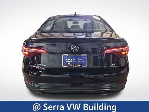Used 2023 Volkswagen Jetta SE FWD image 4