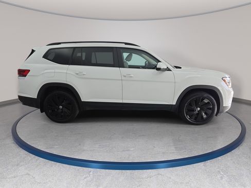 Certified 2024 Volkswagen Atlas SE image 4