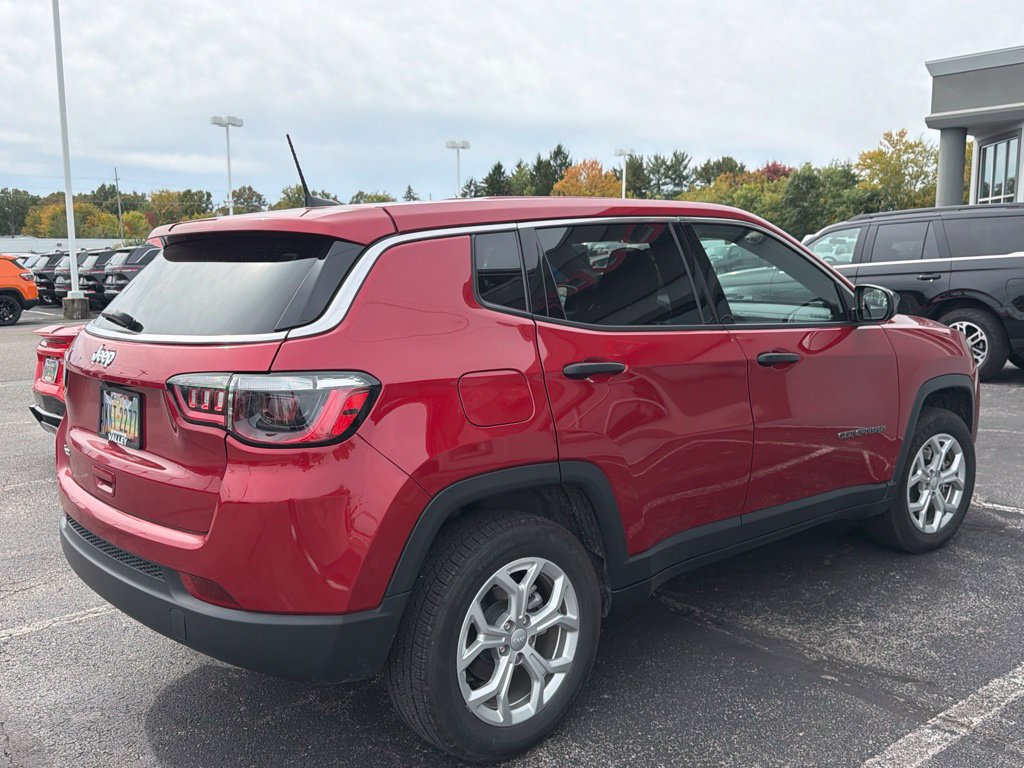 Used 2024 Jeep Compass Sport AWD/4WD image 8