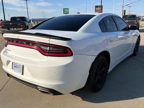 Used 2020 Dodge Charger SXT image 18