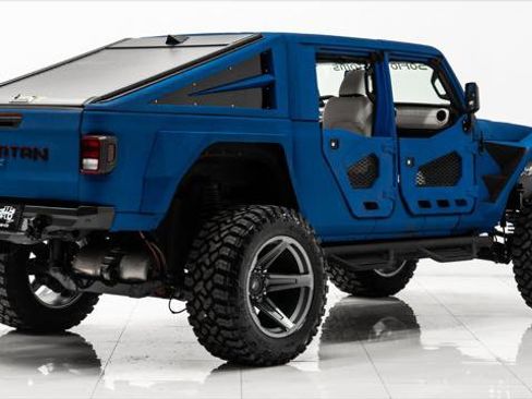 Used 2021 Jeep Gladiator Sport image 3