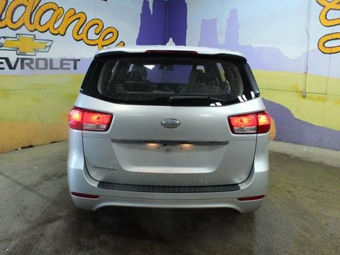 Used 2018 Kia Sedona L image 7