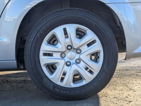 Used 2020 Dodge Grand Caravan SE image 12