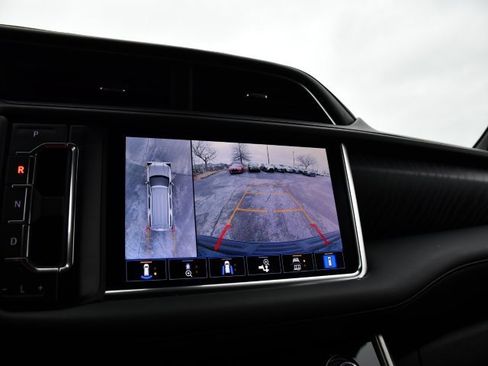 Used 2021 GMC Yukon Denali w/ Denali Premium Package image 15