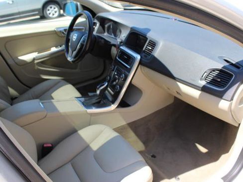 Used 2014 Volvo S60 T5 FWD image 24