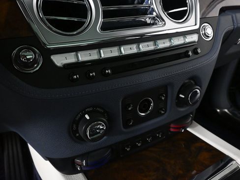 Used 2010 Rolls-Royce Ghost image 14