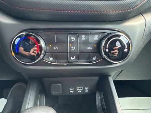 Used 2023 Chevrolet TrailBlazer RS AWD/4WD image 21