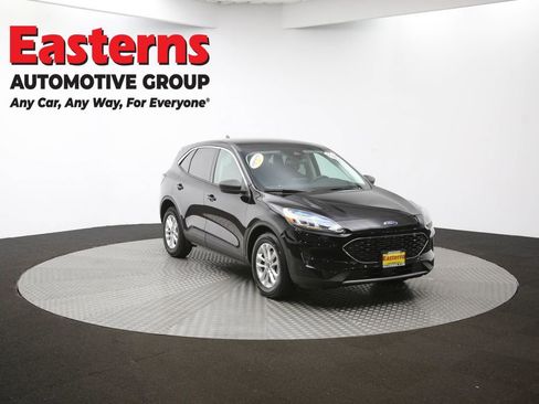 Used 2022 Ford Escape SE image 49