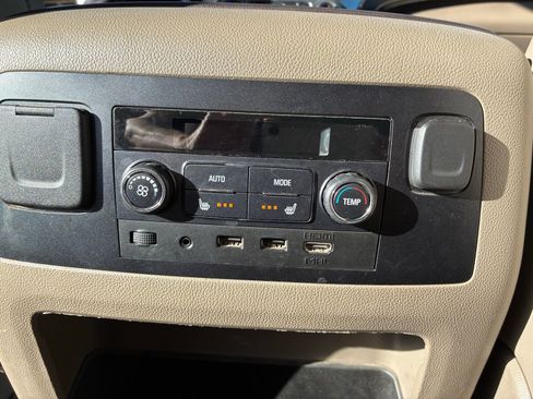 Used 2019 Chevrolet Tahoe LT image 5