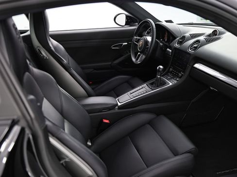 Certified 2024 Porsche 718 Cayman S RWD image 33