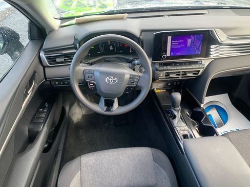 Used 2025 Toyota Camry LE FWD image 17
