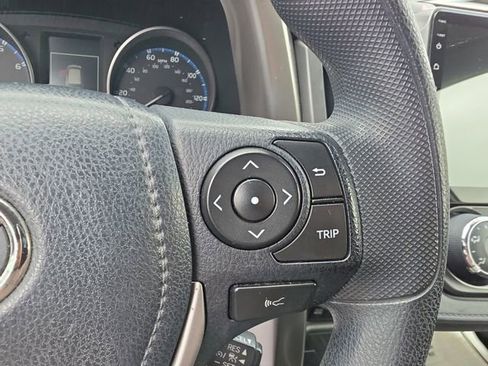 Used 2017 Toyota RAV4 LE image 18