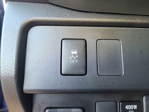 Used 2022 Toyota Tacoma TRD Off-Road image 30