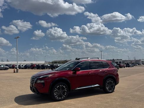 Certified 2026 Nissan Rogue Platinum AWD/4WD image 12