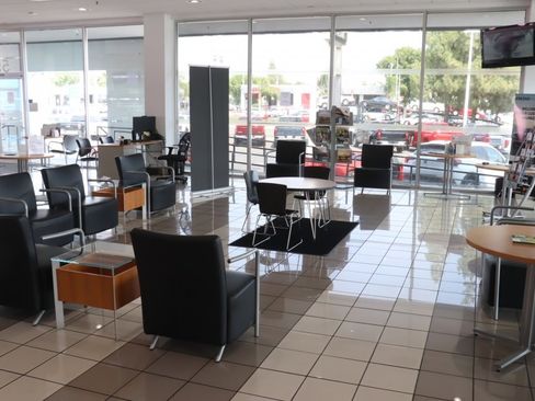 Used 2022 Kia Carnival SX Prestige image 7