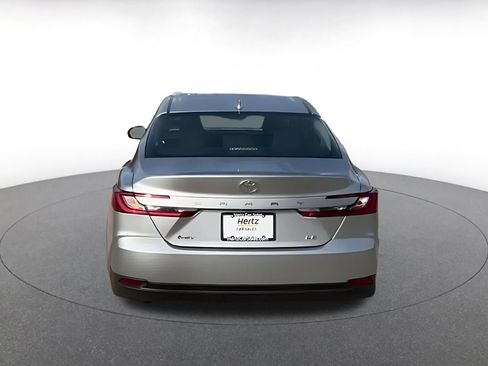 Used 2025 Toyota Camry LE image 12