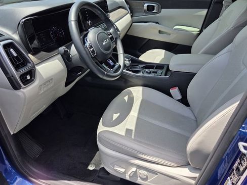 Used 2023 Kia Sorento EX w/ Panoramic Sunroof Package FWD image 10