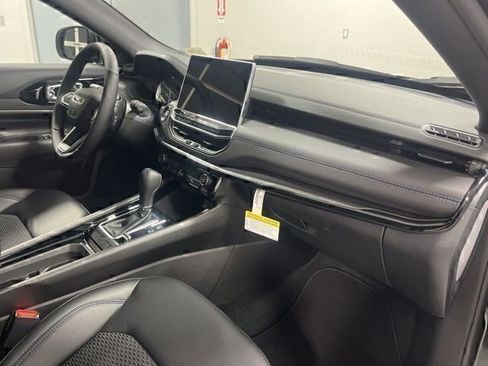 New 2026 Jeep Compass Latitude image 20