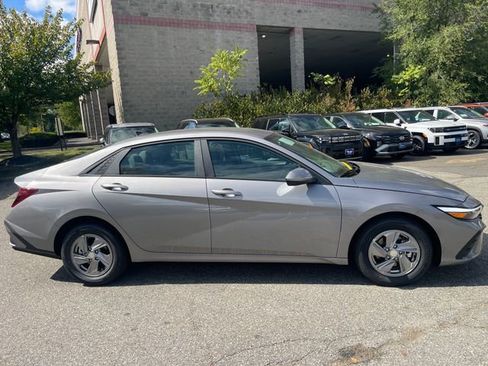 New 2026 Hyundai Elantra SE w/ Cargo Package image 8