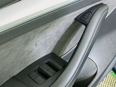 Used 2021 Tesla Model 3 Performance image 21