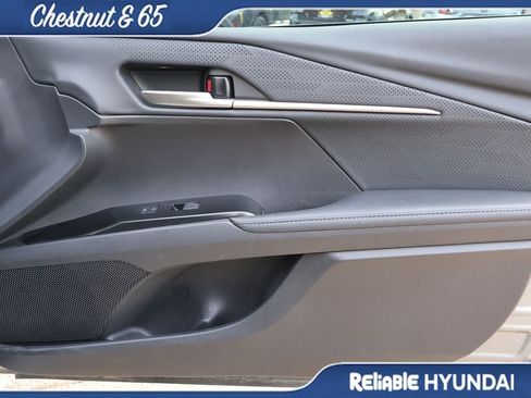 Used 2025 Toyota Camry XSE FWD image 8