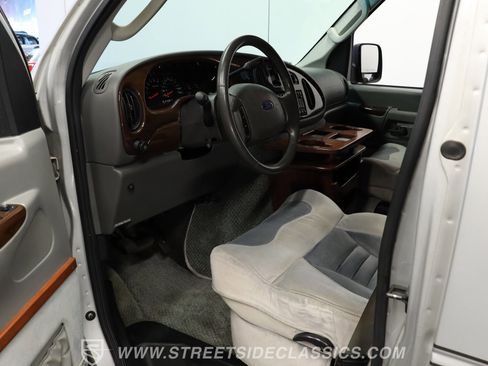 Used 2006 Ford E-150 and Econoline 150 image 4