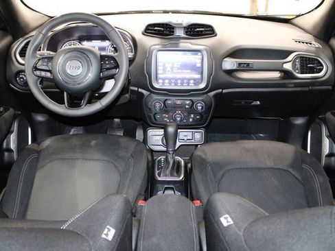 Used 2021 Jeep Renegade Latitude image 22