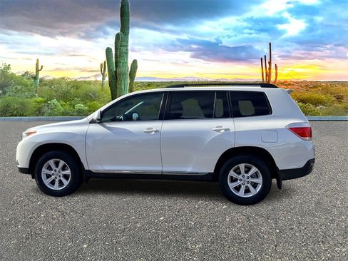 Used 2012 Toyota Highlander FWD image 6