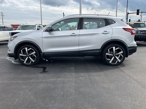 Used 2020 Nissan Rogue Sport SL FWD image 3