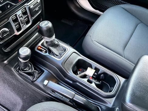 Used 2019 Jeep Wrangler Unlimited Sport AWD/4WD image 15