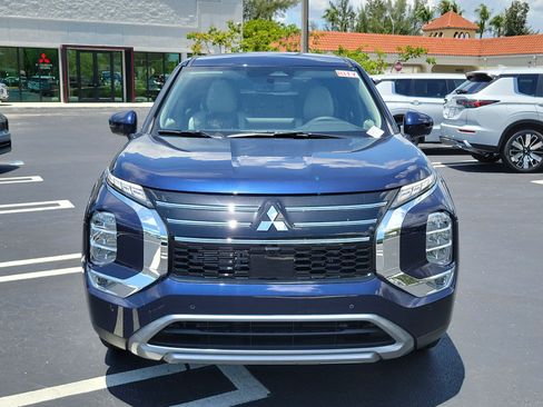 New 2026 Mitsubishi Outlander SE FWD image 2