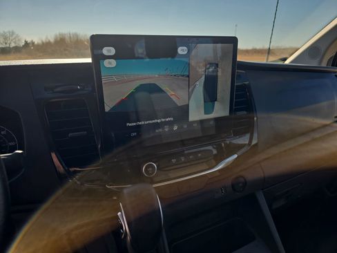 Used 2023 Ford Transit 350 XLT image 24