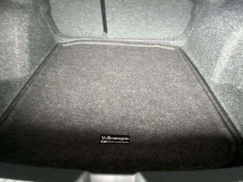Used 2025 Volkswagen Jetta SE FWD image 25