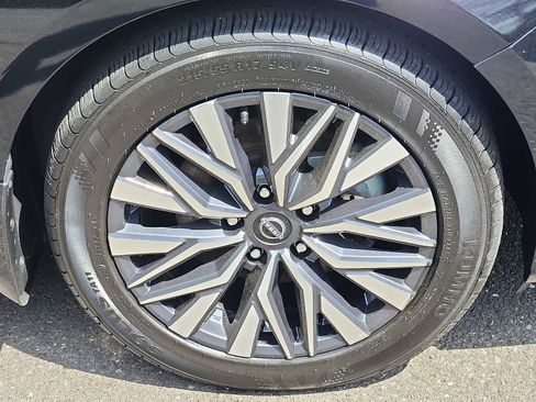 Used 2023 Nissan Altima 2.5 SV FWD image 8