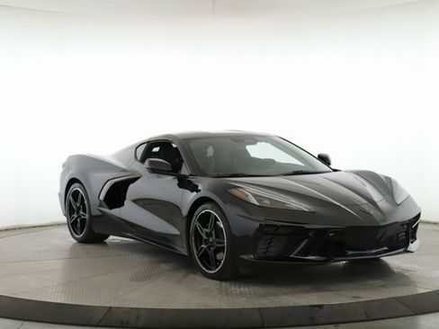 Used 2024 Chevrolet Corvette Stingray Premium Cpe image 2