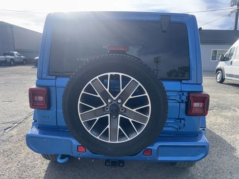 Used 2023 Jeep Wrangler Unlimited Sahara AWD/4WD image 6