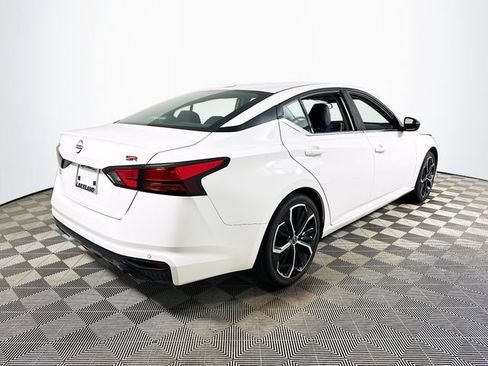 Used 2024 Nissan Altima 2.5 SR FWD image 3