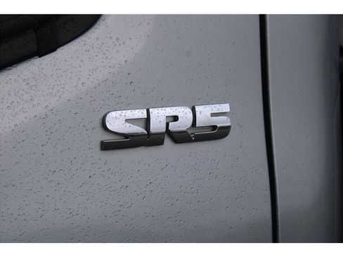 Used 2017 Toyota Tacoma SR5 w/ Tow Package image 31