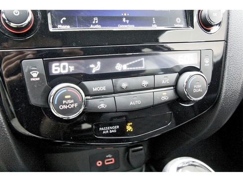 Certified 2022 Nissan Rogue Sport SV image 22