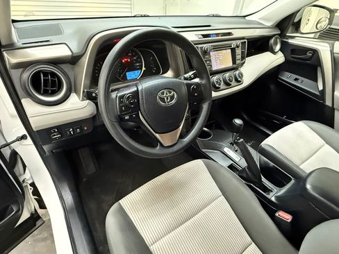 Used 2013 Toyota RAV4 LE FWD image 13