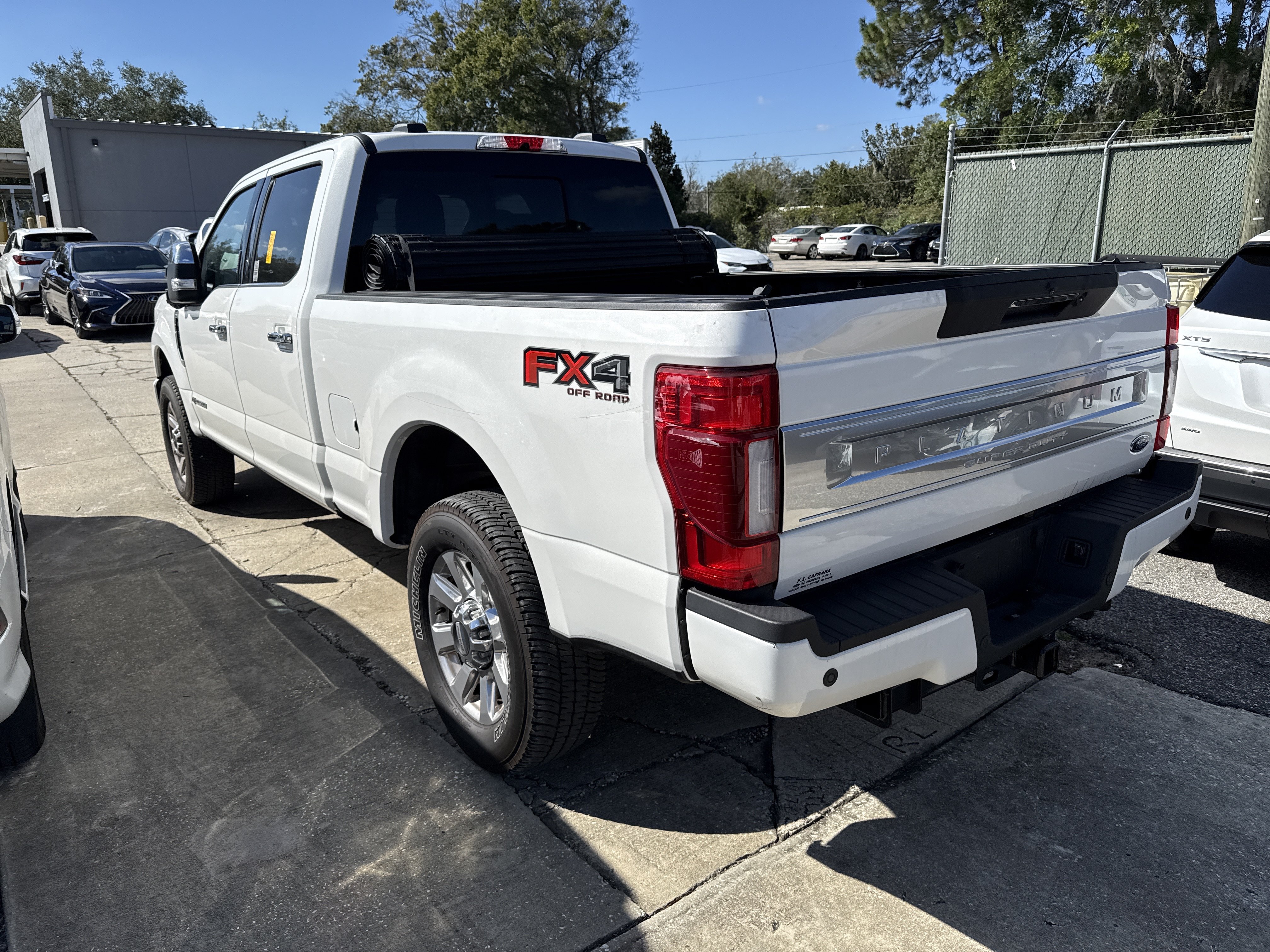 Used 2022 Ford F250 Platinum w/ FX4 Off-Road Package AWD/4WD image 3