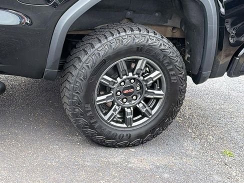 Used 2024 GMC Sierra 1500 AT4X AWD/4WD image 9