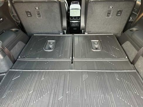 New 2026 Cadillac Vistiq Platinum image 15