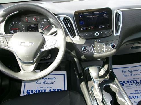 Used 2025 Chevrolet Malibu LT FWD image 10