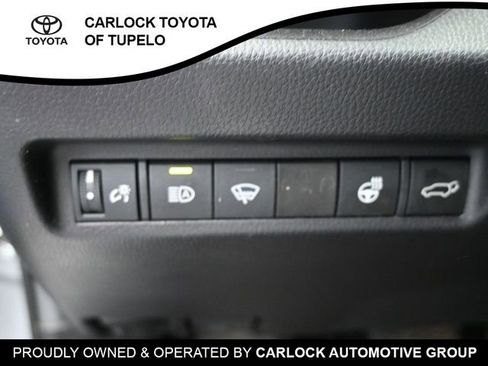 Used 2021 Toyota RAV4 XLE Premium image 17