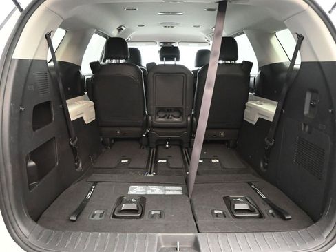 Used 2024 Kia Carnival LX image 21
